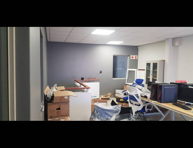 325M² WAREHOUSE TO LET IN RIVERGATE